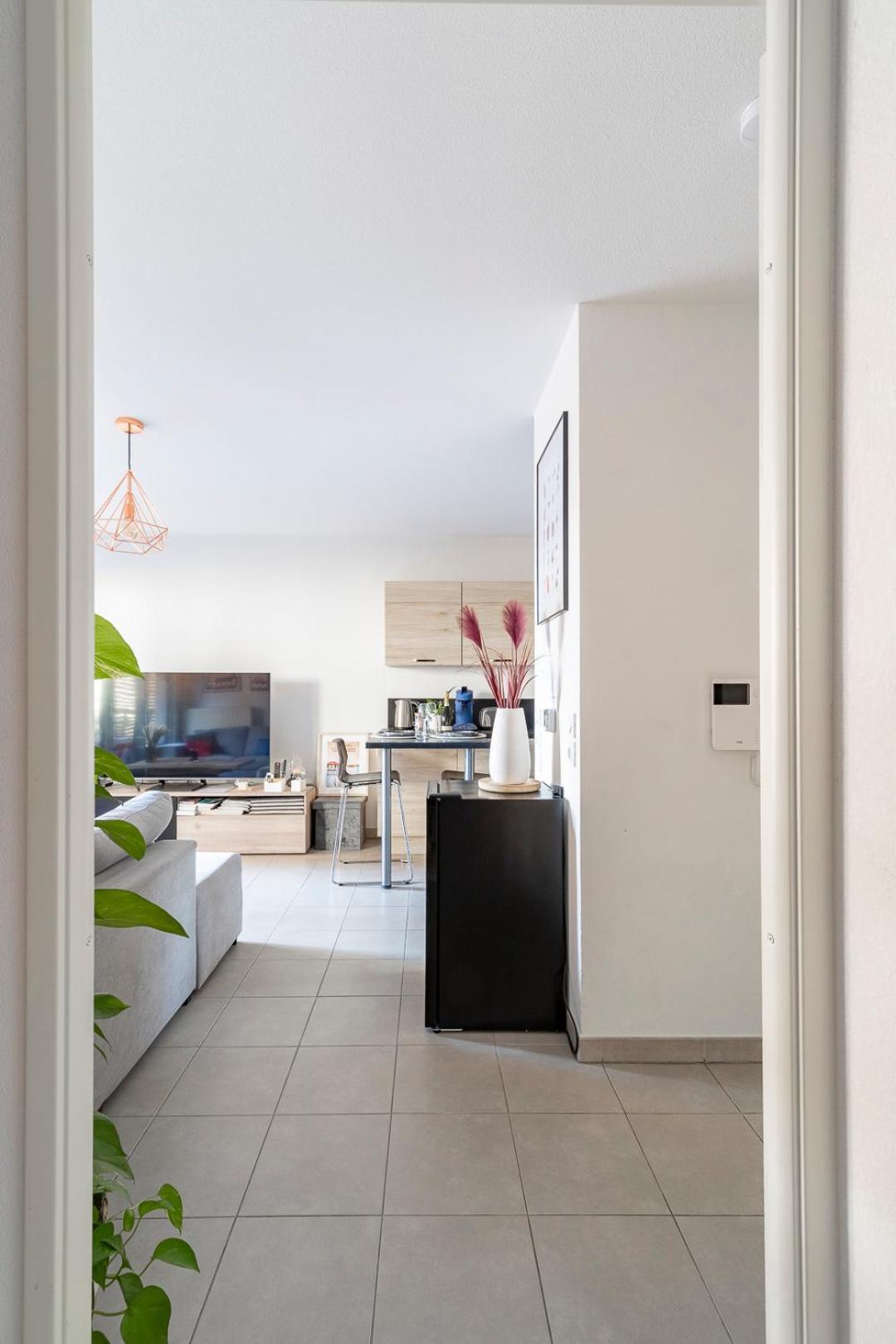 Appartement Charmant Au Porte De Montpellier Saint-Jean-de-Védas Exteriör bild